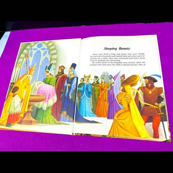 CLASSIC SLEEPING BEAUTY VINTAGE 80s COLLECTABLE HARDCOVER STORYBOOK - Picture 2 of 15
